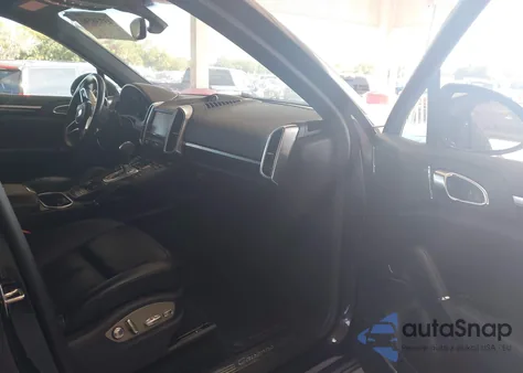 2016 Porsche Cayenne z USA, uszkodzony, nr VIN WP1AA2A20GKA09937